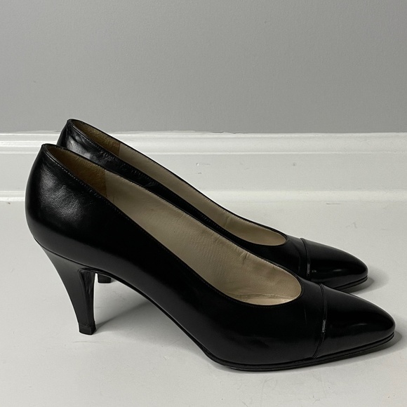 Vintage Chanel Black Leather Vernis Cap Toe Heels NWB 36.5 Italy - Picture 5 of 11